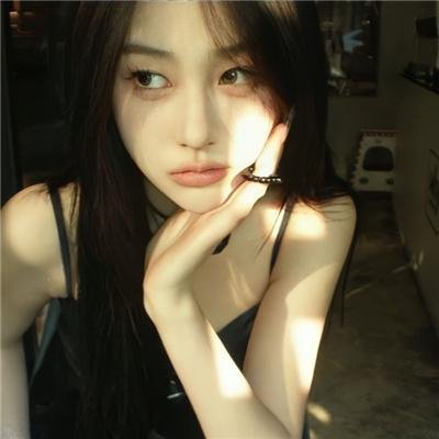 女孩的钓鱼慢活